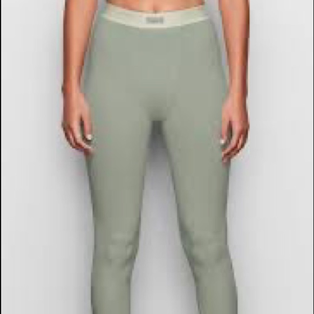 Skims mineral leggings Medium